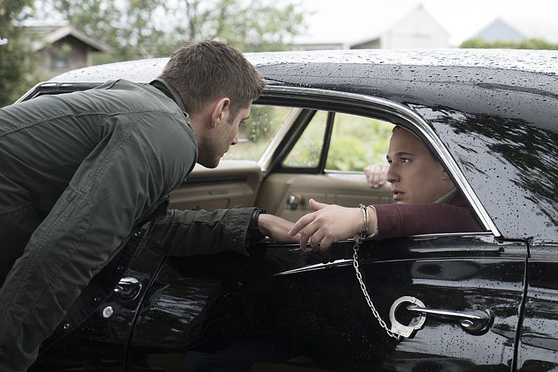 Supernatural -- "Thin Lizzie" -- Image SN1105b_0162 -- Pictured (L-R): Jensen Ackles as Dean and Jared Gertner as Len -- Photo: Katie Yu/The CW -- é 2015 The CW Network, LLC. All Rights Reserved.