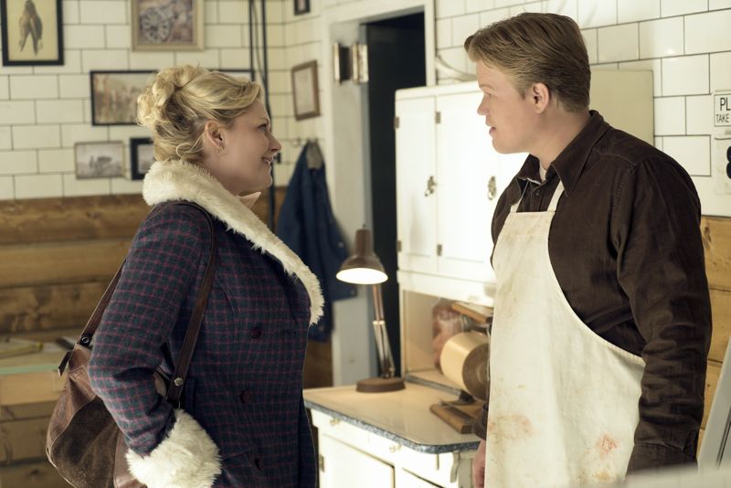 FARGO -- “The Myth of Sisyphus” -- Episode 203 (Airs October 26, 10:00 pm e/p) Pictured: Kirsten Dunst as Peggy Blumquist, Jesse Plemons as Ed Blumquist. CR: Chris Large/FX
