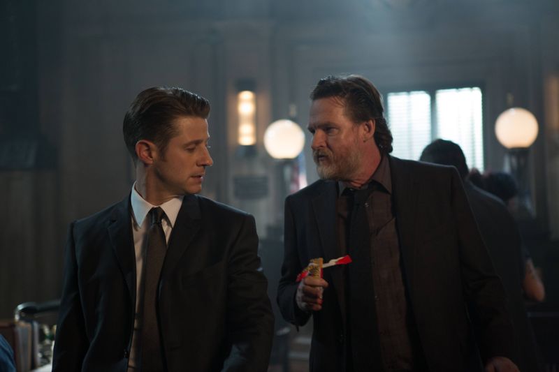 GOTHAM: L-R: Benjamin McKenzie and Donal Logue in the “Rise of the Villains: By Fire” episode of GOTHAM airing Monday, Oct. 26 (8:00-9:00 PM ET/PT) on FOX. ©2015 Fox Broadcasting Co. Cr: Jessica Miglio/ FOX.