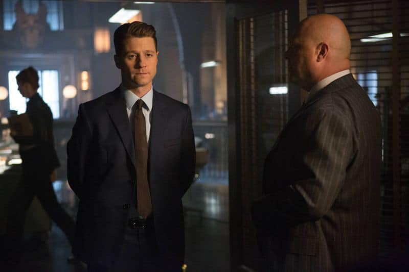 GOTHAM: L-R: Benjamin McKenzie and Michael Chiklis in the “Rise of the Villains: By Fire” episode of GOTHAM airing Monday, Oct. 26 (8:00-9:00 PM ET/PT) on FOX. ©2015 Fox Broadcasting Co. Cr: Jessica Miglio/ FOX.