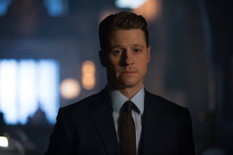 GOTHAM: L-R: Benjamin McKenzie in the “Rise of the Villains: By Fire” episode of GOTHAM airing Monday, Oct. 26 (8:00-9:00 PM ET/PT) on FOX. ©2015 Fox Broadcasting Co. Cr: Jessica Miglio/ FOX.