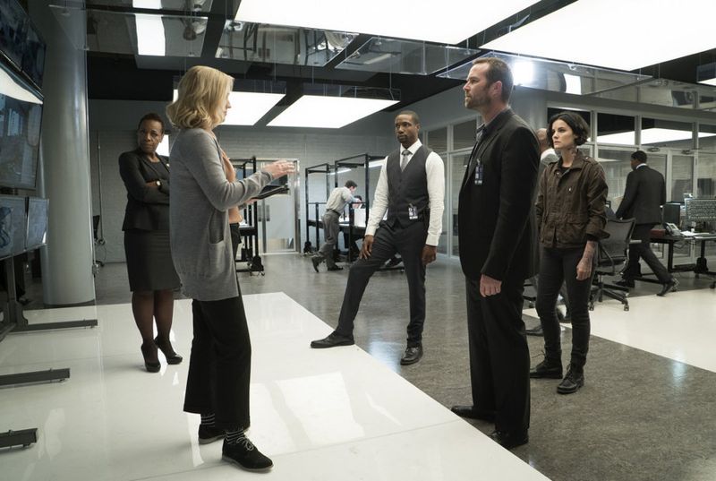 BLINDSPOT -- "Persecute Envoys" Episode 108 -- Pictured: (l-r) Marianne Jean-Baptiste as Bethany Mayfair, Rob Brown as Edgar Reed, Sullivan Stapleton as Kurt Weller, Jaimie Alexander as Jane Doe -- (Photo by: Peter Kramer/NBC)