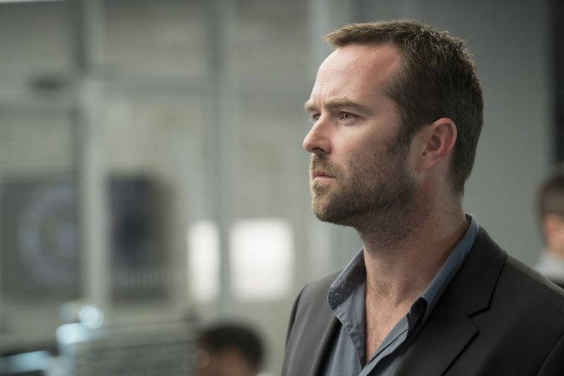 BLINDSPOT -- "Persecute Envoys" Episode 108 -- Pictured: Sullivan Stapleton as Kurt Weller -- (Photo by: Peter Kramer/NBC)