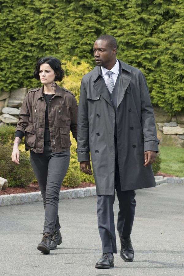 BLINDSPOT -- "Persecute Envoys" Episode 108 -- Pictured: (l-r) Jaimie Alexander as Jane Doe, Rob Brown as Edgar Reed -- (Photo by: Barbara Nitke/NBC)