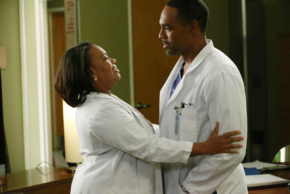 GREY'S ANATOMY - "Odd Man Out" - Richard throws everyone for a loop when he switches the resident and attending pairings, and Arizona takes a huge risk on a woman who is pregnant with quadruplets. Meanwhile, April is faced with a difficult decision, on "Grey's Anatomy," THURSDAY, MARCH 17 (8:00-9:00 p.m. EDT) on the ABC Television Network. (ABC/Mitch Haaseth) CHANDRA WILSON, JASON GEORGE