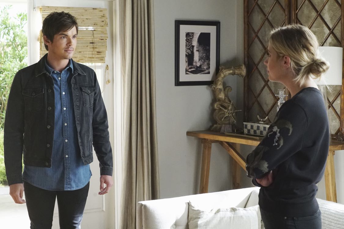 PRETTY LITTLE LIARS - "The Darkest Knight" - The PLLs confront old foes head-on and mayhem ensues in "The Darkest Knight," the summer finale of the hit original series "Pretty Little Liars," airing TUESDAY, AUGUST 30 (8:00-9:00 p.m. EDT). Fans can catch up on all of the drama with an all-day marathon of season seven starting at 11:00 a.m. EDT and running up to the one-hour summer finale at 8:00 p.m. EDT. (Freeform/Ron Tom) TYLER BLACKBURN, ASHLEY BENSON