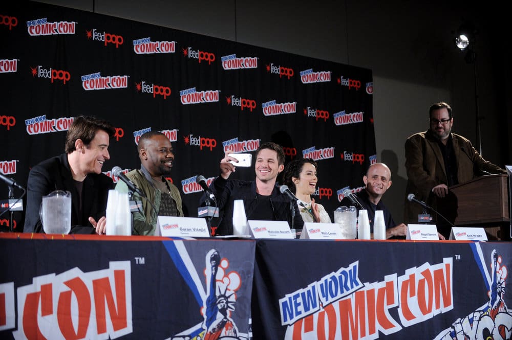 NEW YORK COMIC CON 2016 -- "Timeless" Panel -- Pictured: (l-r) Goran Visnjic, Malcolm Barrett, Matt Lanter, Abigail Spencer, Executive Producer Eric Kripke, moderator Alan Sepinwall on Sunday, October 9, 2016 from the Javits Center in New York, NY -- (Photo by: Brad Barket/NBC)
