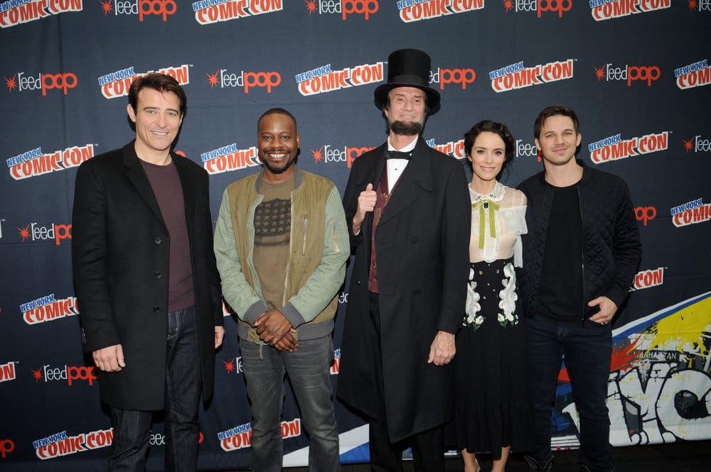 NEW YORK COMIC CON 2016 -- "Timeless" Press Room -- Pictured: (l-r) Goran Visnjic, Malcolm Barrett, Michael Krebs as Abraham Lincoln, Abigail Spencer, Matt Lanter on Sunday, October 9, 2016 from the Javits Center in New York, NY -- (Photo by: Brad Barket/NBC)