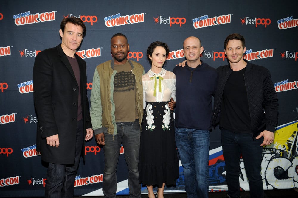 NEW YORK COMIC CON 2016 -- "Timeless" Press Room -- Pictured: (l-r) Goran Visnjic, Malcolm Barrett, Abigail Spencer, Executive Producer Eric Kripke, Matt Lanter on Sunday, October 9, 2016 from the Javits Center in New York, NY -- (Photo by: Brad Barket/NBC)