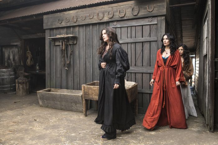 WITCHES OF EAST END Season 2 Episode 11 Photos Poe Way Out | SEAT42F