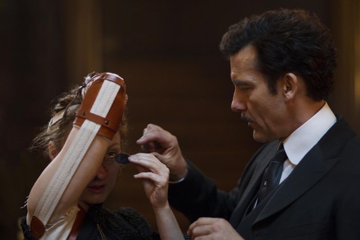 Jennifer Ferrin, Clive Owen The Knick