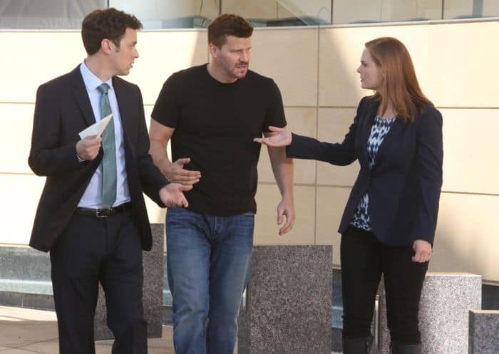 BONES: Brennan (Emily Deschanel, R) Booth (David Boreanaz, C) and Sweets (John Francis Daley, L) decide how to move forward in their case