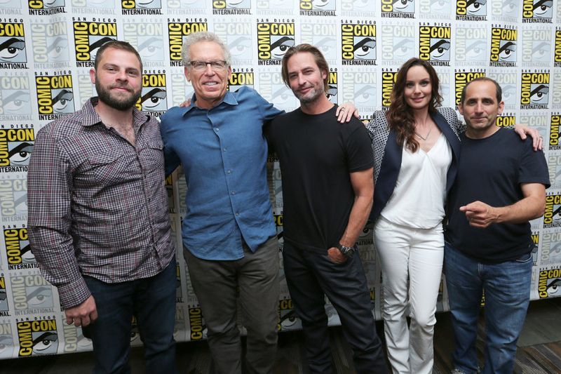 COMIC-CON INTERNATIONAL: SAN DIEGO -- "Colony Panel & Cast Signing" -- Pictured: --(L-R) Ryan Condal, Executive Producer, Carlton Cuse, Writer and Executive Producer, Josh Holloway, Sarah Wayne Callies and Peter Jacobson -- (Photo by: Mark Davis/USA Network)