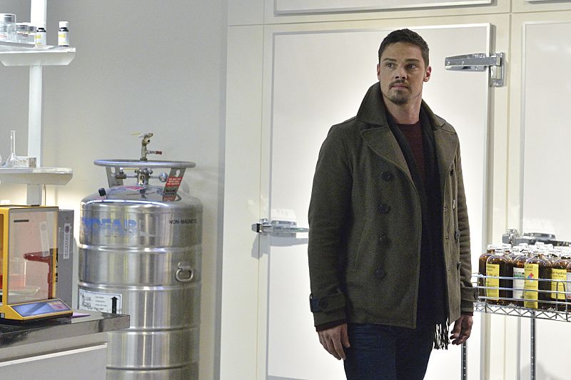 Beauty and the Beast -- "Unbreakable" -- Image Number: BB311a_0041.jpg -- Pictured: Jay Ryan as Vincent -- Photo: Ben Mark Holzberg/The CW -- é 2015 The CW Network, LLC. All rights reserved.