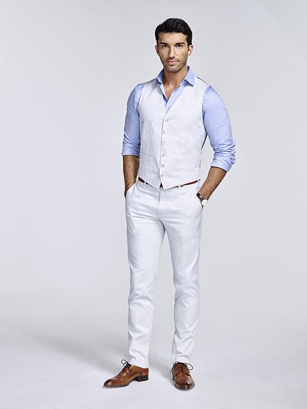 Jane The Virgin -- Image Number: JAV2_Rafael_1512.jpg -- Pictured: Justin Baldoni as Rafael -- Photo: Nino Muñoz/The CW -- é 2015 The CW Network, LLC. All rights reserved.