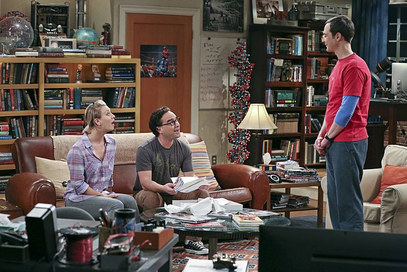 "The Separation Oscillation" -- Leonard (Johnny Galecki, center) confronts the woman he kissed on the North Sea in an attempt to set Penny's (Kaley Cuoco-Sweeting, left) mind at ease. Also, Sheldon (Jim Parsons, right) films a special episode of "Fun with Flags" after his breakup with Amy, on THE BIG BANG THEORY, Monday, Sept. 28 (8:00-8:31 PM, ET/PT), on the CBS Television Network. Photo: Michael Yarish/Warner Bros. Entertainment Inc. é 2015 WBEI. All rights reserved.