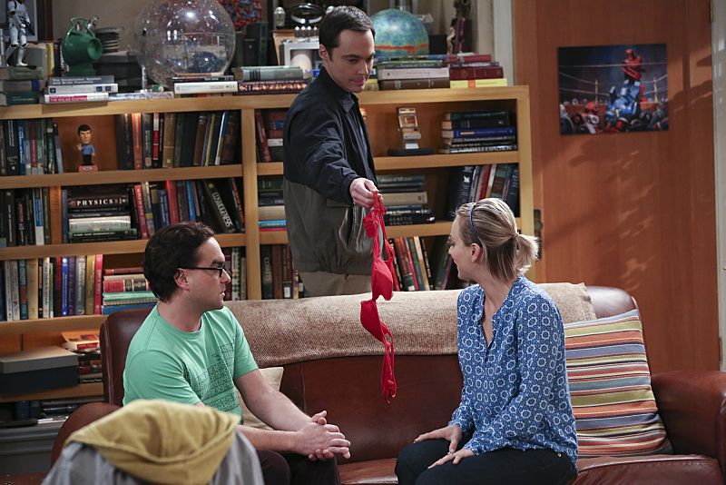 "The Separation Oscillation" -- Leonard (Johnny Galecki, left) confronts the woman he kissed on the North Sea in an attempt to set Penny's (Kaley Cuoco-Sweeting, right) mind at ease. Also, Sheldon (Jim Parsons, center) films a special episode of "Fun with Flags" after his breakup with Amy, on THE BIG BANG THEORY, Monday, Sept. 28 (8:00-8:31 PM, ET/PT), on the CBS Television Network. Photo: Michael Yarish/Warner Bros. Entertainment Inc. é 2015 WBEI. All rights reserved.