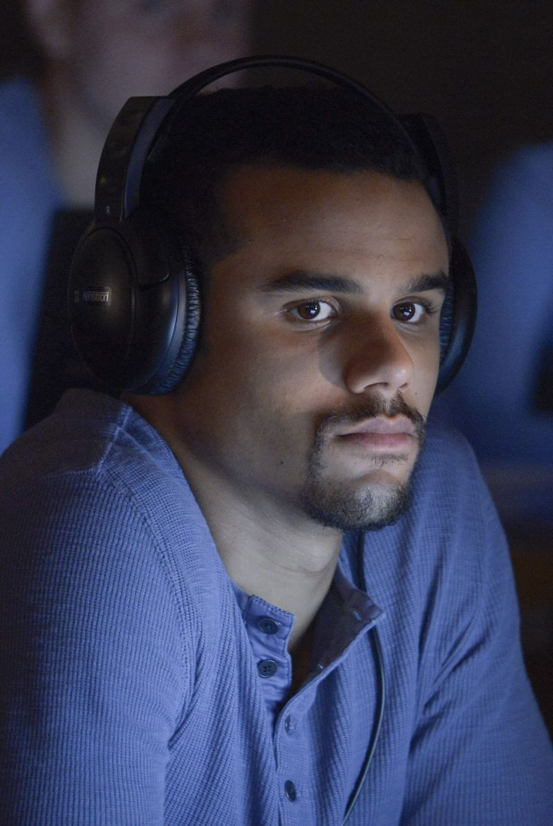 QUANTICO - "God" - The NATs learn surveillance by putting it into practice with Miranda and her troubled son, Charlie. Shelby tries to keep Caleb at a distance, but Raina opens the door to a closer relationship with Simon. In the future, Alex is helped when she tries to hack into an FBI computer, on "Quantico," SUNDAY, NOVEMBER 1 (10:01-11:00 p.m., ET) on the ABC Television Network. (ABC/Phillipe Bosse) JACOB ARTIST