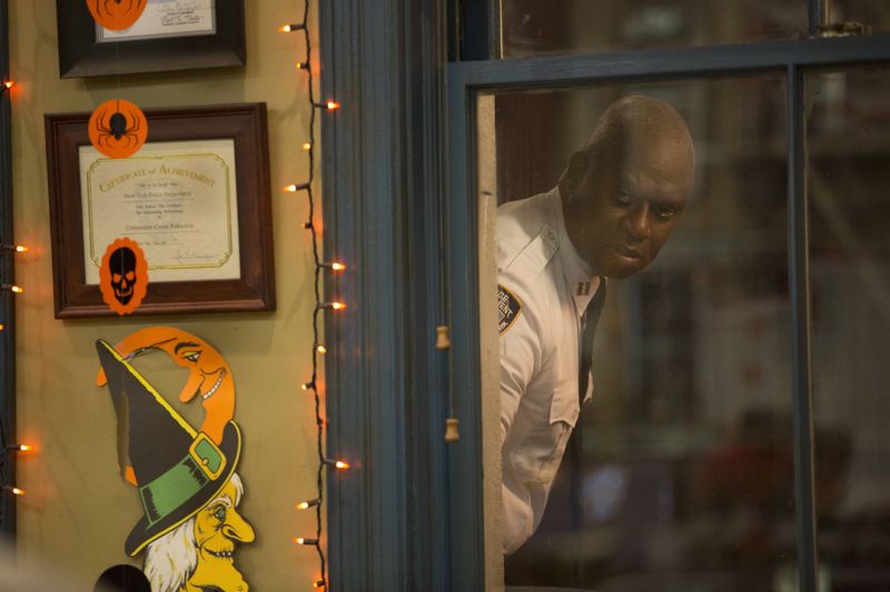 BROOKLYN NINE-NINE: L-R: Andre Braugher in the "Halloween 3" episode of BROOKLYN NINE-NINE airing Sunday, Oct. 25 (8:30-9:00 PM ET/PT) on FOX. ©2015 Fox Broadcasting Co. Cr: FOX