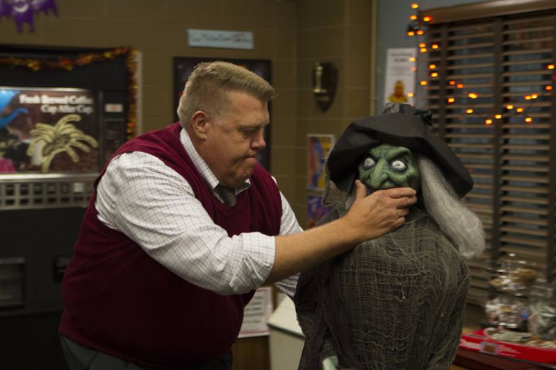 BROOKLYN NINE-NINE: L-R: Joel McKinnon Miller in the "Halloween 3" episode of BROOKLYN NINE-NINE airing Sunday, Oct. 25 (8:30-9:00 PM ET/PT) on FOX. ©2015 Fox Broadcasting Co. Cr: FOX