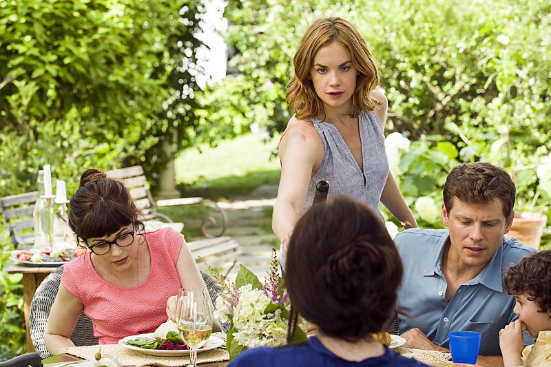 Ruth WIlson as Alison in The Affair (season 2, episode 5). - Photo: Mark Schafer/SHOWTIME - Photo ID: TheAffair_205_3397