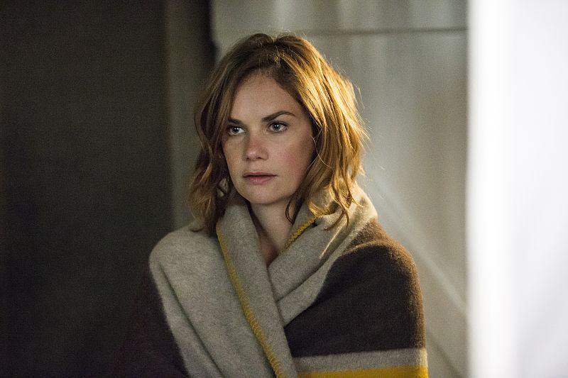 Ruth WIlson as Alison in The Affair (season 2, episode 5). - Photo: Mark Schafer/SHOWTIME - Photo ID: TheAffair_205_1805
