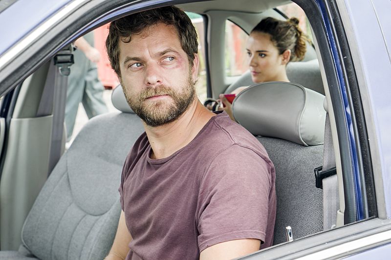 Joshua Jackson as Cole and Catalina Sandino Moreno as Luisa in The Affair (season 2, episode 5). - Photo: Mark Schafer/SHOWTIME - Photo ID: TheAffair_205_8794