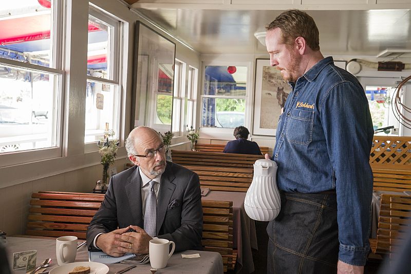 Richard Schiff as Jon Gottlief and Darren Goldstein as Oscar in The Affair (season 2, episode 5). - Photo: Mark Schafer/SHOWTIME - Photo ID: TheAffair_205_8356