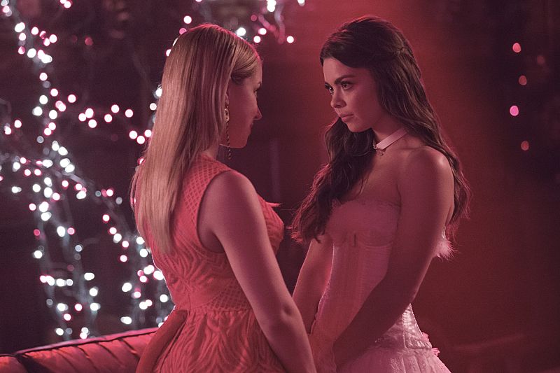 The Vampire Diaries -- "I Carry Your Heart With Me" -- Image Number: VD704a_0377.jpg -- Pictured (L-R): Teressa Liane as Mary Louise and Scarlett Byrne as Nora -- Photo: Bob Mahoney/The CW -- é 2015 The CW Network, LLC. All rights reserved.