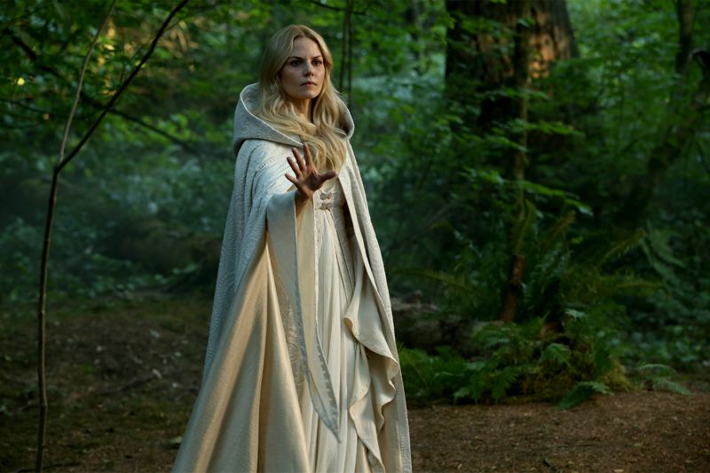 ONCE UPON A TIME - "Dreamcatcher" - In Camelot, as Mary Margaret and David attempt to retrieve the Dark One dagger, Emma uses a dreamcatcher to look into the past to see how Merlin was transformed into a tree. Together, Emma and Regina figure out the critical ingredient they must acquire to free Merlin, but it's a race against Arthur, who does not want Merlin released. Meanwhile, with encouragement from his moms, Henry musters up the courage to ask Violet on a date. Back in Storybrooke, the heroes break into Emma's house hoping to locate Gold, but what they find will give them a glimpse of Emma's end game. Far from prying eyes, Merida sets about the mission Emma has tasked her with and begins molding Gold into the hero they need to draw Excalibur, on "Once Upon a Time," SUNDAY, OCTOBER 25 (8:00-9:00 p.m., ET) on the ABC Television Network. (ABC/Jack Rowand) JENNIFER MORRISON