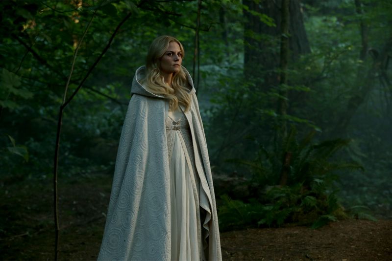 ONCE UPON A TIME - "Dreamcatcher" - In Camelot, as Mary Margaret and David attempt to retrieve the Dark One dagger, Emma uses a dreamcatcher to look into the past to see how Merlin was transformed into a tree. Together, Emma and Regina figure out the critical ingredient they must acquire to free Merlin, but it's a race against Arthur, who does not want Merlin released. Meanwhile, with encouragement from his moms, Henry musters up the courage to ask Violet on a date. Back in Storybrooke, the heroes break into Emma's house hoping to locate Gold, but what they find will give them a glimpse of Emma's end game. Far from prying eyes, Merida sets about the mission Emma has tasked her with and begins molding Gold into the hero they need to draw Excalibur, on "Once Upon a Time," SUNDAY, OCTOBER 25 (8:00-9:00 p.m., ET) on the ABC Television Network. (ABC/Jack Rowand) JENNIFER MORRISON