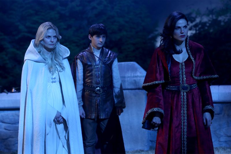 ONCE UPON A TIME - "Dreamcatcher" - In Camelot, as Mary Margaret and David attempt to retrieve the Dark One dagger, Emma uses a dreamcatcher to look into the past to see how Merlin was transformed into a tree. Together, Emma and Regina figure out the critical ingredient they must acquire to free Merlin, but it's a race against Arthur, who does not want Merlin released. Meanwhile, with encouragement from his moms, Henry musters up the courage to ask Violet on a date. Back in Storybrooke, the heroes break into Emma's house hoping to locate Gold, but what they find will give them a glimpse of Emma's end game. Far from prying eyes, Merida sets about the mission Emma has tasked her with and begins molding Gold into the hero they need to draw Excalibur, on "Once Upon a Time," SUNDAY, OCTOBER 25 (8:00-9:00 p.m., ET) on the ABC Television Network. (ABC/Jack Rowand) JENNIFER MORRISON, JARED GILMORE, LANA PARRILLA