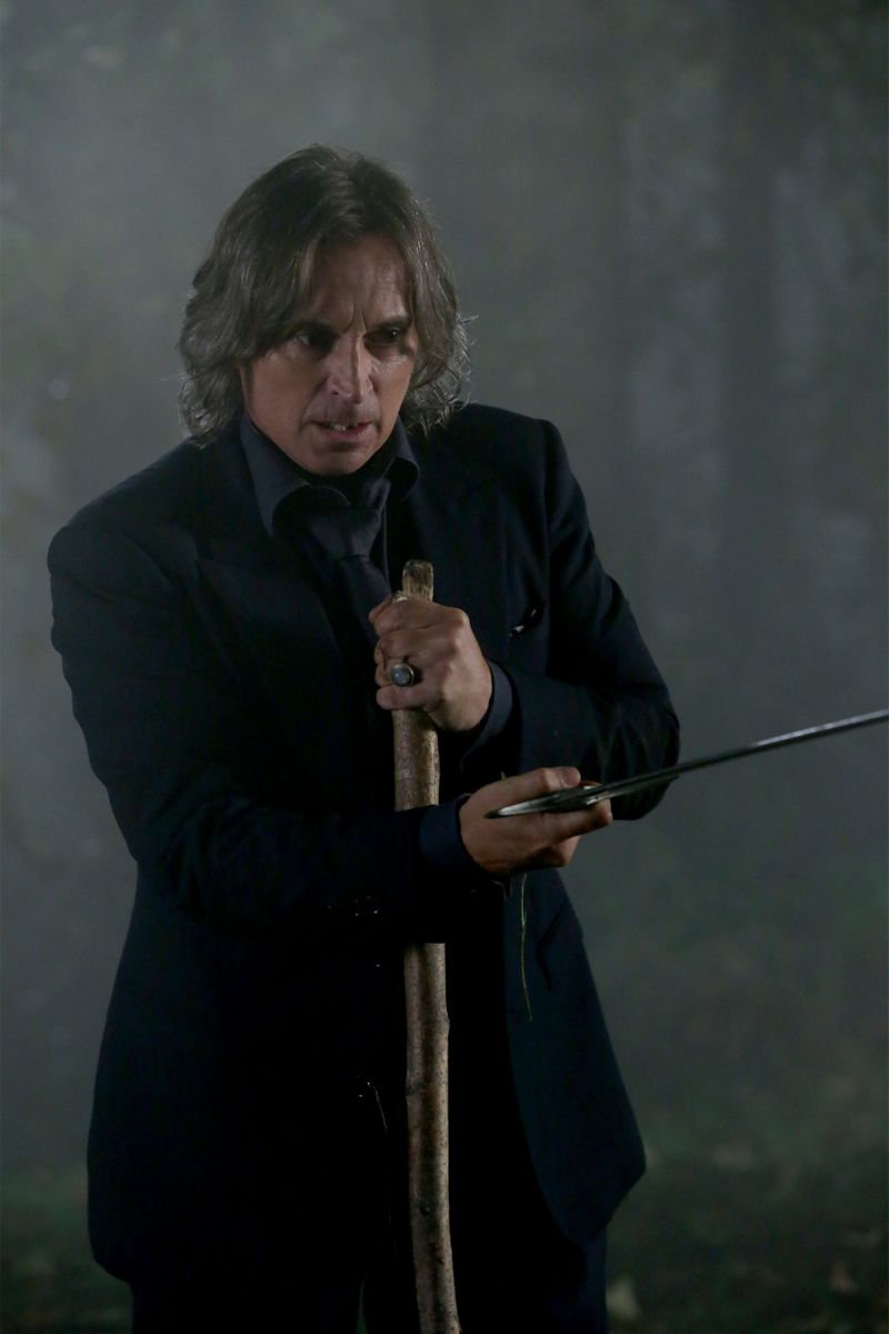 ONCE UPON A TIME - "Dreamcatcher" - In Camelot, as Mary Margaret and David attempt to retrieve the Dark One dagger, Emma uses a dreamcatcher to look into the past to see how Merlin was transformed into a tree. Together, Emma and Regina figure out the critical ingredient they must acquire to free Merlin, but it's a race against Arthur, who does not want Merlin released. Meanwhile, with encouragement from his moms, Henry musters up the courage to ask Violet on a date. Back in Storybrooke, the heroes break into Emma's house hoping to locate Gold, but what they find will give them a glimpse of Emma's end game. Far from prying eyes, Merida sets about the mission Emma has tasked her with and begins molding Gold into the hero they need to draw Excalibur, on "Once Upon a Time," SUNDAY, OCTOBER 25 (8:00-9:00 p.m., ET) on the ABC Television Network. (ABC/Jack Rowand) ROBERT CARLYLE
