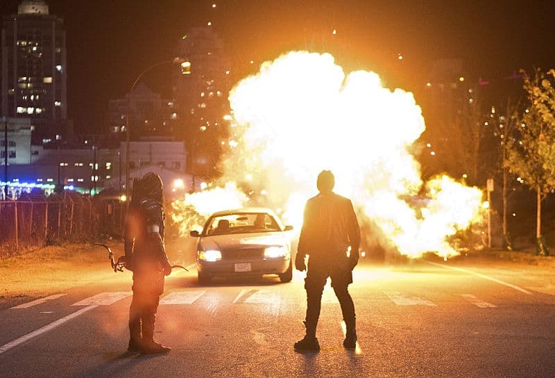 Arrow -- "Restoration" -- Image AR403A_0321b.jpg -- Pictured (L-R): Stephen Amell as The Arrow and David Ramsey as John Diggle -- Photo: Diyah Pera /The CW -- é 2015 The CW Network, LLC. All Rights Reserved.