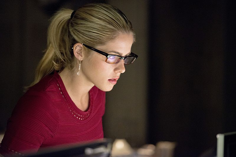 Arrow --"Restoration" -- Image AR403A_0282b.jpg -- Pictured: Emily Bett Rickards as Felicity Smoak -- Photo: Diyah Pera /The CW -- é 2015 The CW Network, LLC. All Rights Reserved.