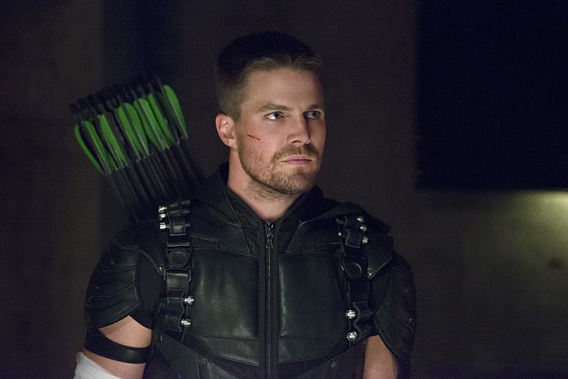 Arrow -- "Restoration" -- Image AR403A_0270b.jpg -- Pictured: Steven Amell as Oliver Queen -- Photo: Diyah Pera /The CW -- é 2015 The CW Network, LLC. All Rights Reserved.