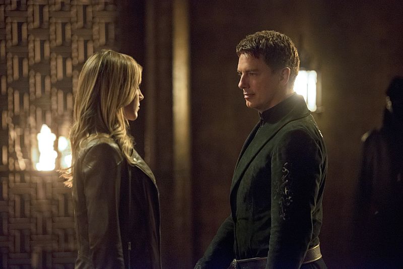 Arrow -- "Restoration" -- Image AR403B_0160b.jpg -- Pictured (L-R): Katie Cassidy as Laurel Lance and John Barrowman as Malcolm Merlyn -- Photo: Diyah Pera /The CW -- é 2015 The CW Network, LLC. All Rights Reserved.