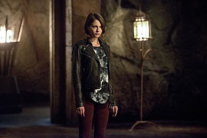 Arrow -- "Restoration" -- Image AR403B_0138b.jpg -- Pictured: Willa Holland as Thea Queen -- Photo: Diyah Pera /The CW -- é 2015 The CW Network, LLC. All Rights Reserved. Arrow -- "Restoration" -- Image AR403B_0138b.jpg -- Pictured: Willa Holland as Thea Queen -- Photo: Diyah Pera /The CW -- é 2015 The CW Network, LLC. All Rights Reserved.