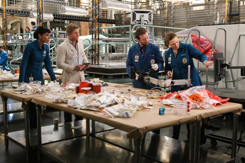 BONES: L-R: Tamara Taylor, guest star Michael Grant Terry, TJ Thyne and Emily Deschanel in the special "The Resurrection in the Remains" BONES/SLEEPY HOLLOW crossover episode of BONES airing Thursday, Oct. 29 (8:00-9:00 PM ET/PT) on FOX. ©2015 Fox Broadcasting Co. Cr: Adam Taylor/FOX
