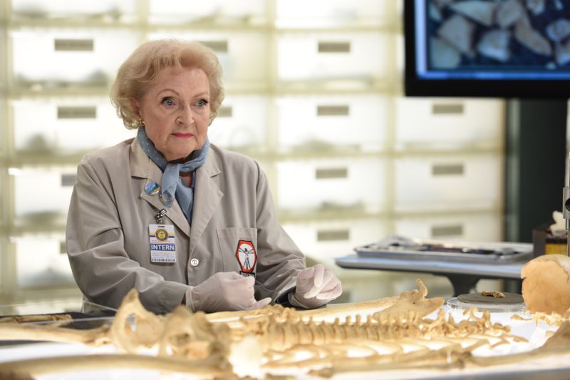 BONES: Guest star Betty White in the "The Carpals in the Coy-Wolves" episode of BONES airing Thursday, Oct. 22 (8:00-9:00 PM ET/PT) on FOX. ©2015 Fox Broadcasting Co. Cr: