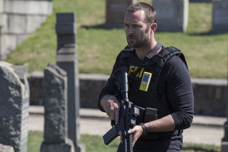 BLINDSPOT -- "Split The Law" Episode 105 -- Pictured: Sullivan Stapleton as Kurt Weller -- (Photo by: Paul Sarkis/NBC)
