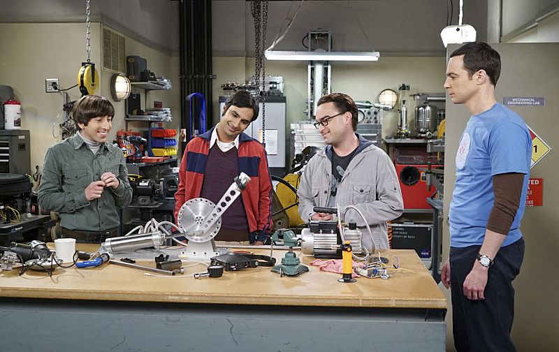 "The Perspiration Implementation" -- The guys take a fencing lesson from Barry Kripke and Sheldon finds himself in an awkward position when Kripke expresses interest in Amy, on THE BIG BANG THEORY, Monday, Oct. 19 (8:00-8:31 PM, ET/PT), on the CBS Television Network. Pictured left to right: Simon Helberg, Kunal Nayyar, Johnny Galecki and Jim Parsons Photo: Monty Brinton/CBS é2015 CBS Broadcasting, Inc. All Rights Reserved