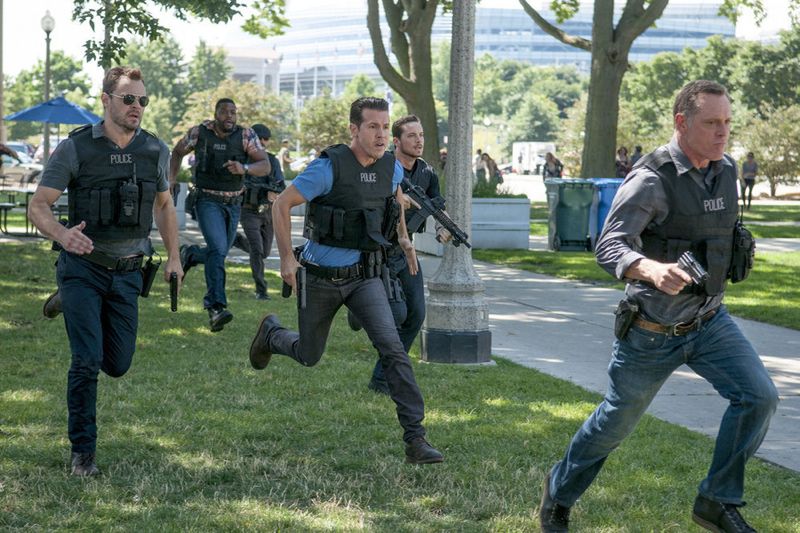CHICAGO P.D. -- "Natural Born Storyteller" Episode 302 -- Pictured: (l-r) Patrick John Flueger as Adam Ruzek, Laroyce Hawkins as Kevin Atwater, Jon Seda as Antonio Dawson, Jesse Lee Soffer as Jay Halstead, Jason Beghe as Hank Voight -- (Photo by: Matt Dinerstein/NBC)