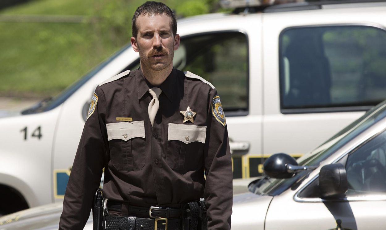 thomas-m-wright-as-sheriff-wade-houghton-in-WGN-Americas-new-series-Outsiders
