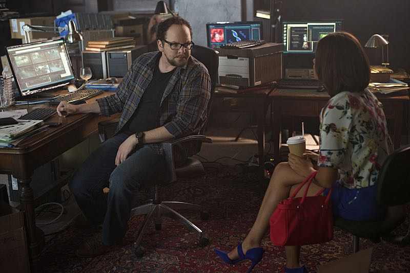 Beauty and the Beast -- "Monsieur et Madame Bete" -- Image Number: BB401a_0010.jpg ó Pictured (L-R): Austin Basis as JT and Nicole Gale Anderson as Heather -- Photo: Sven Frenzel/The CW -- é 2016 The CW Network. All Rights Reserved.