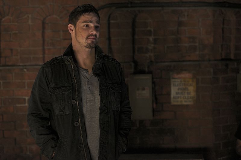 Beauty and the Beast -- "It's A Wonderful Beast" -- Image Number: BB405a_0065.jpg -- Pictured: Jay Ryan as Vincent -- Photo: Sven Frenzel/The CW -- é 2016 The CW Network, LLC. All rights reserved.