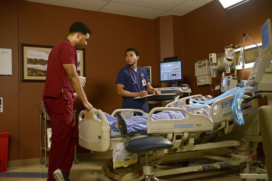 THE NIGHT SHIFT-- "Three-Two-One" Episode 304 -- Pictured: (l-r) JR Lemon as Kenny Fournette, Robert Bailey Jr. as Dr. Paul Cummings -- (Photo by: Ursula Coyote/NBC)