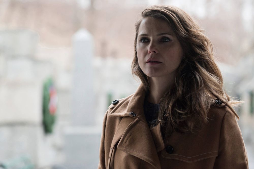 THE AMERICANS -- "Persona Non Grata" Episode 413 (Airs, Wednesday, June 8, 10:00 pm/ep) -- Pictured:Keri Russell as Elizabeth Jennings . CR: Ali Goldstein/FX THE AMERICANS -- "Persona Non Grata" Episode 413 (Airs, Wednesday, June 8, 10:00 pm/ep) -- Pictured:Keri Russell as Elizabeth Jennings . CR: Ali Goldstein/FX