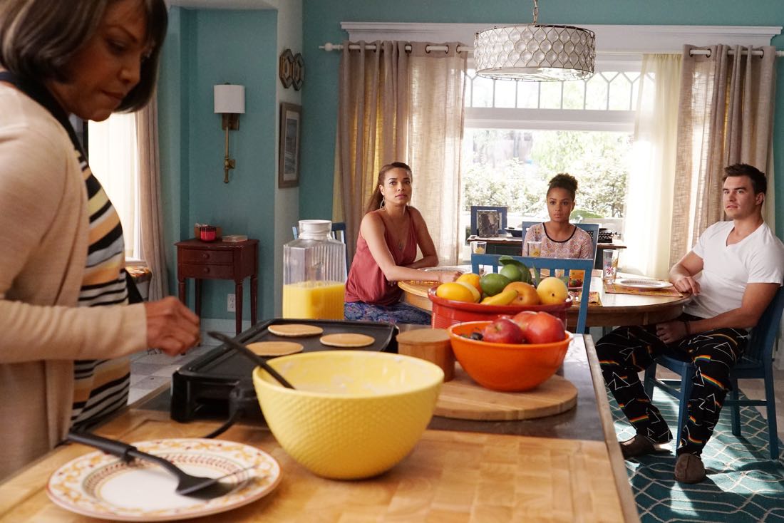 MISTRESSES - "Bridge Over Troubled Water" - April's mom Marjorie stays the night and she makes it very clear that she does not approve of Marc. When Marjorie discovers she needs a liver transplant, she convinces April to let her extend her stay with them but not without bumps along the way. Karen feels uneasy about her new nanny, Lydia, but still attempts to bond with her. Harry struggles to balance his newfound fame and Joss finally discovers Kate's new love interest is her ex-fiancee Scott, but she is even more shocked of his confession. Based on the hit U.K. television series of the same name, "Mistresses" airs MONDAY, AUGUST 8 (10:01-11:00 p.m. EDT), on the ABC Television Network. (ABC/Eric McCandless) LYNN WHITFIELD, ROCHELLE AYTES, CORINNE MASSIAH, ROB MAYES