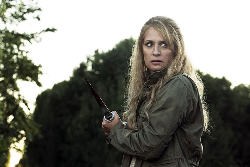 Supernatural -- "Keep Calm and Carry On" -- SN1201a_0201.jpg -- Pictured: Samantha Smith as Mary Winchester -- Photo: Katie Yu/The CW -- é 2016 The CW Network, LLC. All Rights Reserved Supernatural -- "Keep Calm and Carry On" -- SN1201a_0201.jpg -- Pictured: Samantha Smith as Mary Winchester -- Photo: Katie Yu/The CW -- é 2016 The CW Network, LLC. All Rights Reserved